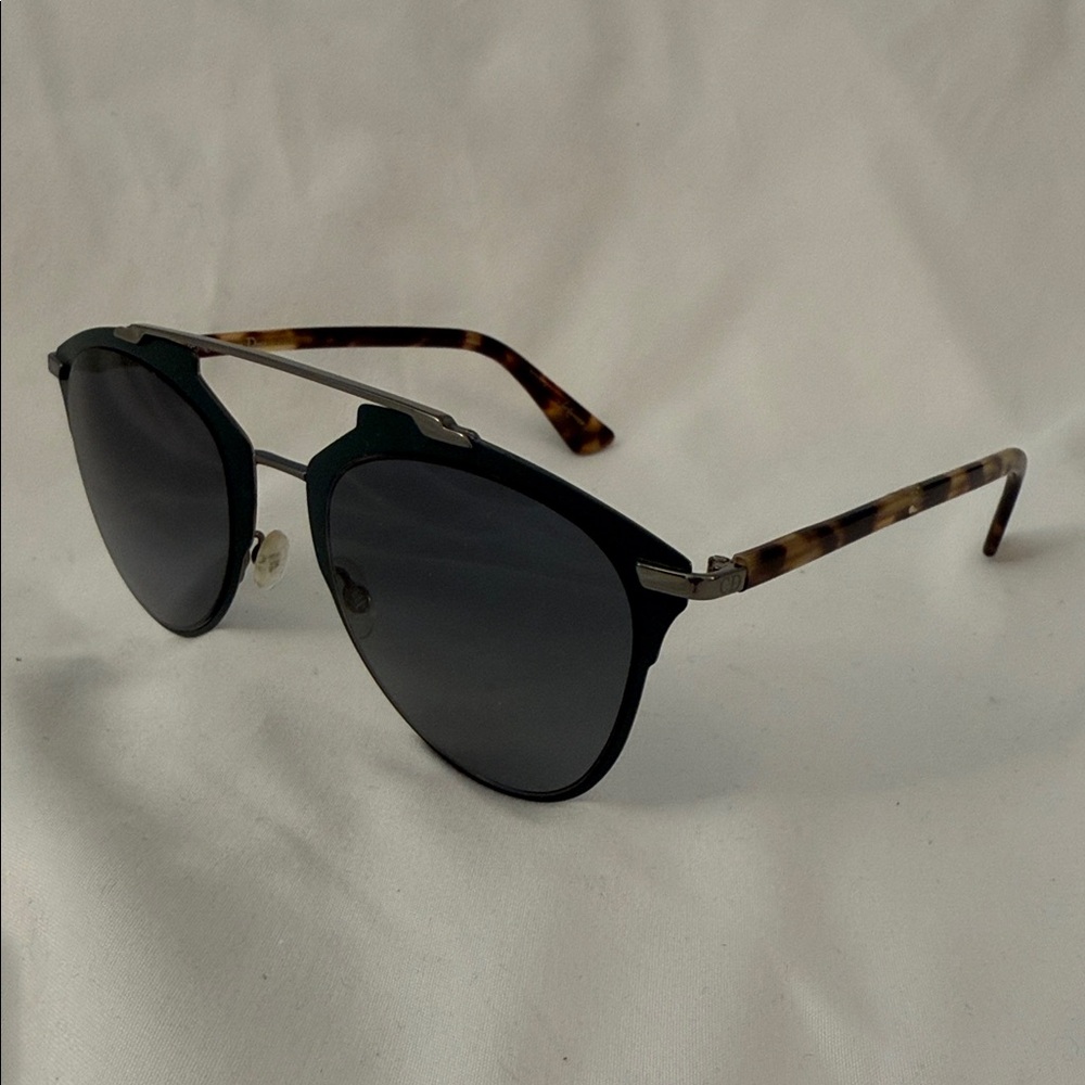 Christian Dior Stylish Black Sunglasses - Picture 2 of 7